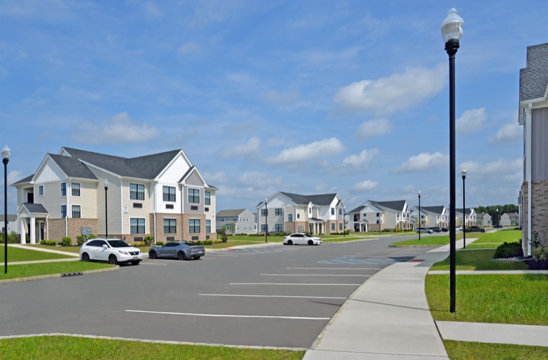 THE PROPERTY
